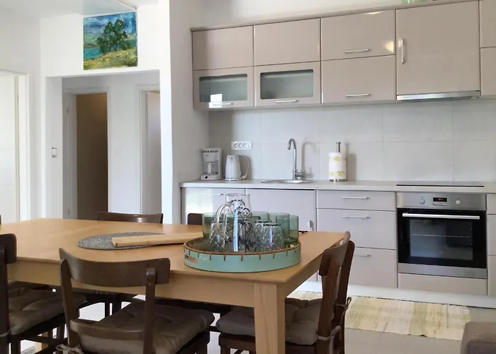 Holiday home 3 Bedroom Amazing In Sukosan