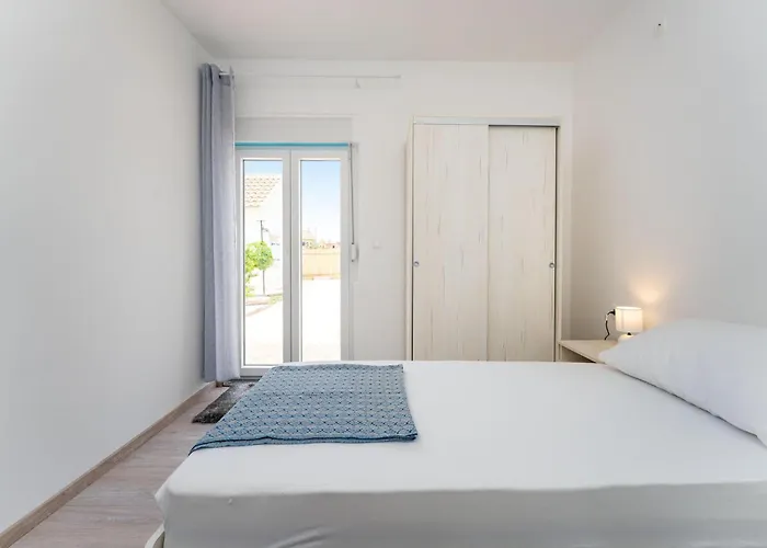 בית נופש 3 Bedroom Amazing In *