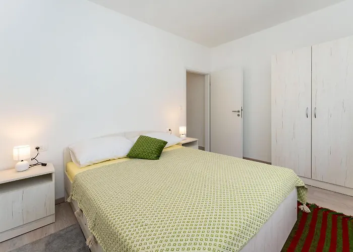 3 Bedroom Amazing In Holiday home
