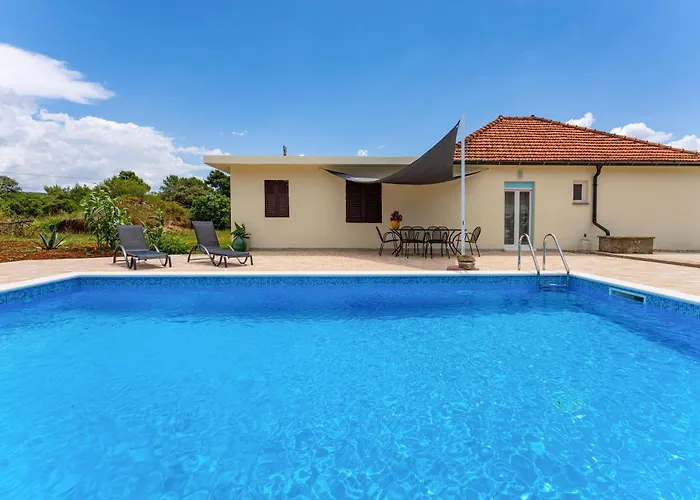 3 Bedroom Amazing In Sukosan