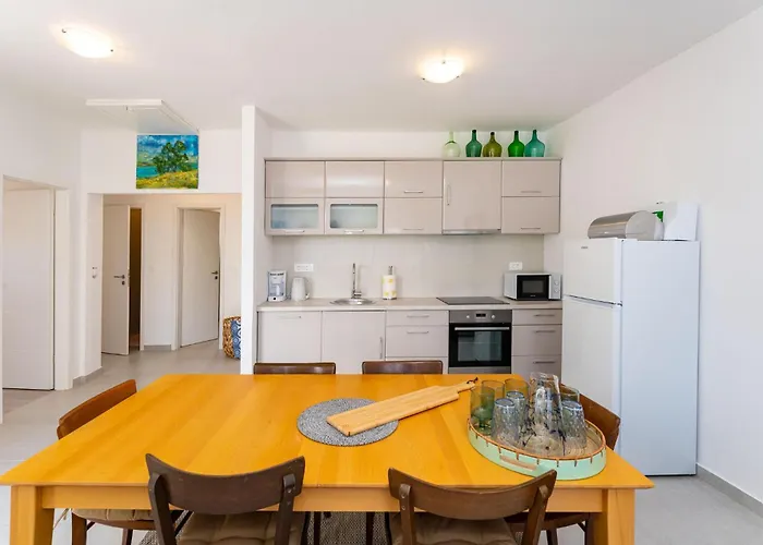 3 Bedroom Amazing In Sukošan