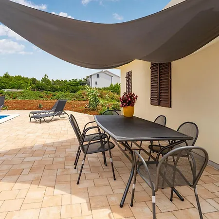 Ferienhaus 3 Bedroom Amazing In